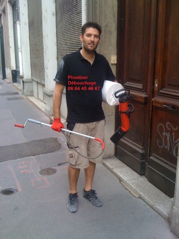 plombier Limonest pour un débouchage de WC, de canalisation, de douche, de baignoire... 06 84 45 46 67